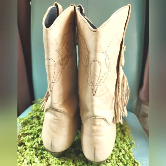 LAREDO 80's Vintage Tan Cream Retro Leather Western Fringe Cowboy Girl Boots 9M - Picture 8 of 16